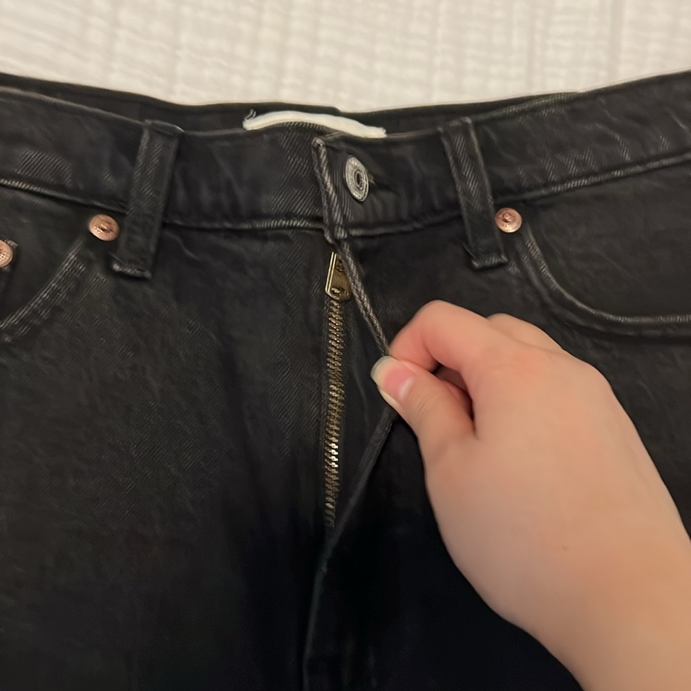 Abercrombie & Fitch Black High-Rise Mom Shorts - Picture 5 of 5